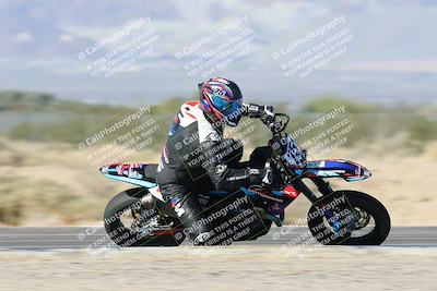 media/Dec-04-2025-Racers Edge (Thu) [[5ebc9f124d]]/3-B Group/5-Session 2 Turn 2 inside Speed Pans/